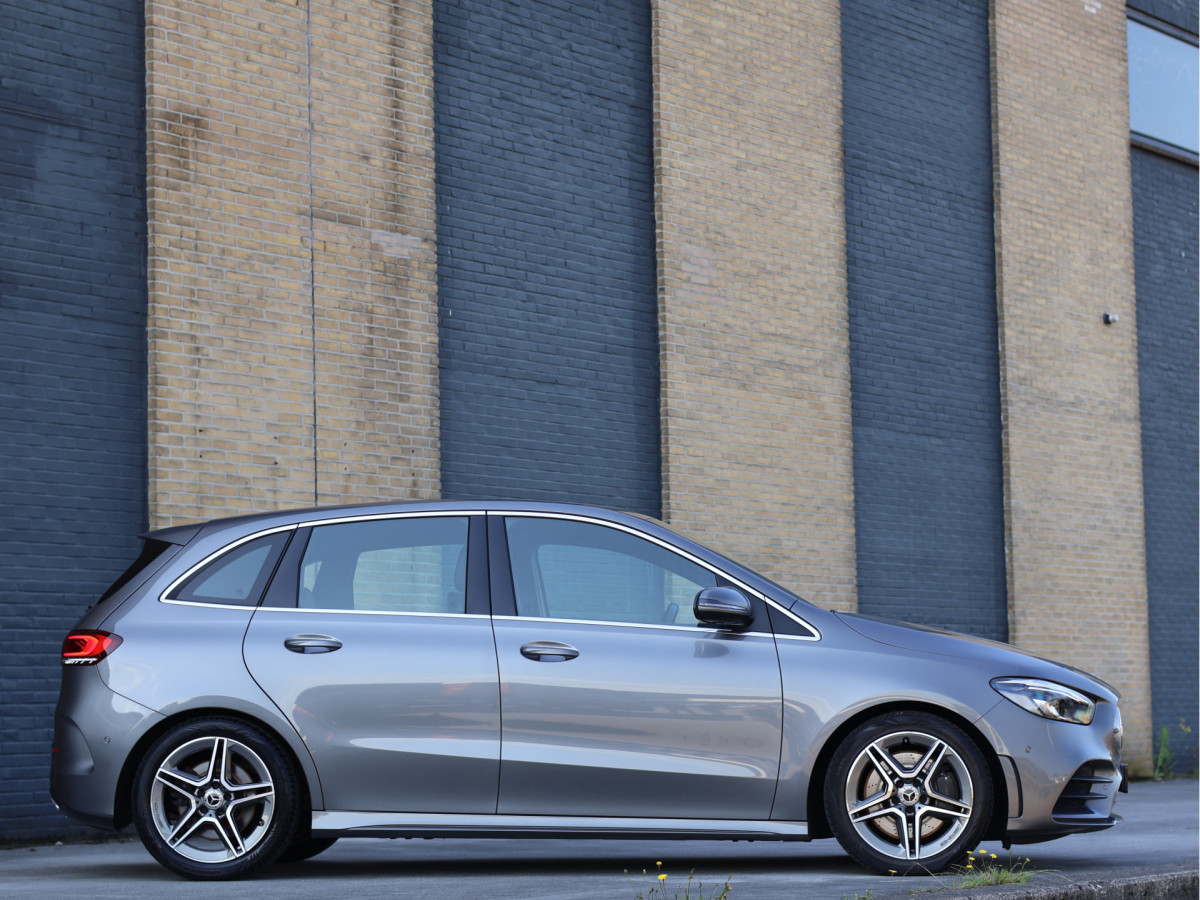 Mercedes-Benz B-Klasse 250 AMG line 225PK