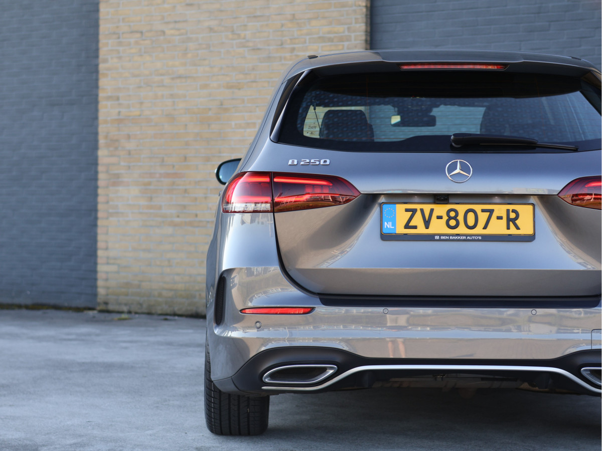 Mercedes-Benz B-Klasse 250 AMG line 225PK
