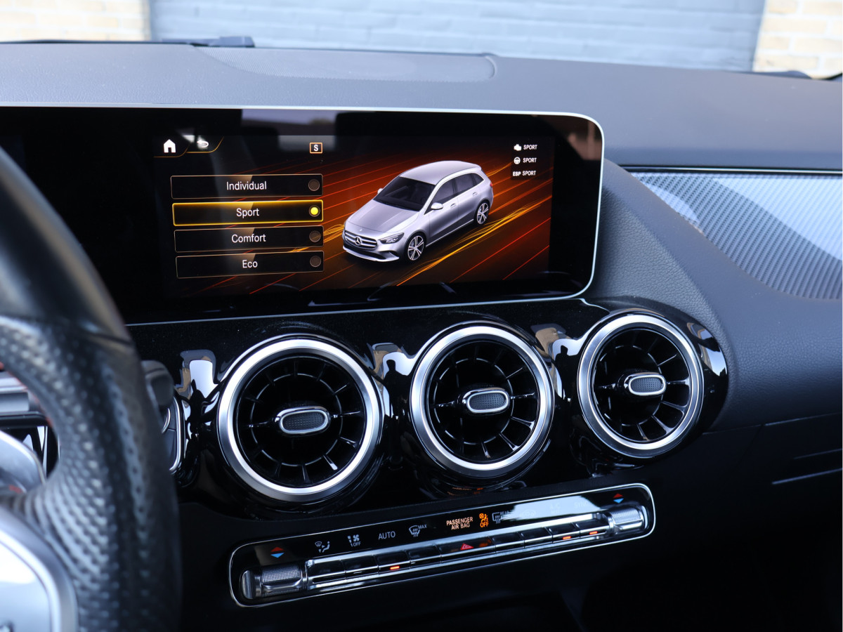 Mercedes-Benz B-Klasse 250 AMG line 225PK