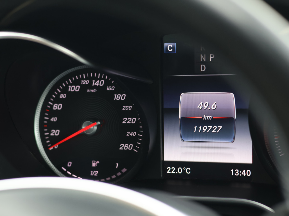 Mercedes-Benz C-Klasse 180 AMG line