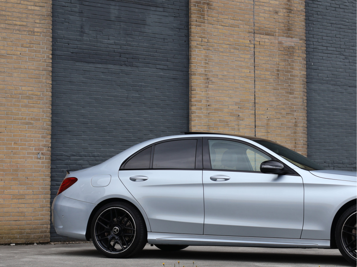 Mercedes-Benz C-Klasse 180 AMG line