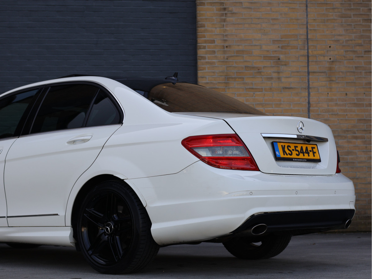 Mercedes-Benz C-Klasse 280 3.0 V6 Avantgarde AMG Line