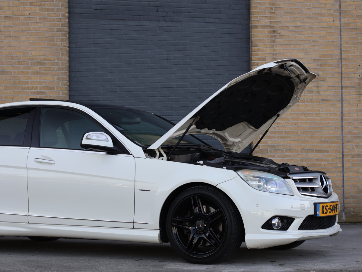 Mercedes-Benz C-Klasse 280 3.0 V6 Avantgarde AMG Line