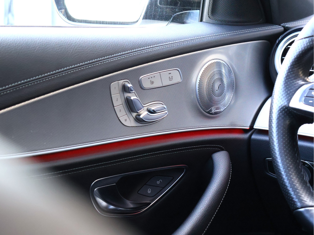 Mercedes-Benz E-Klasse 200 AMG line