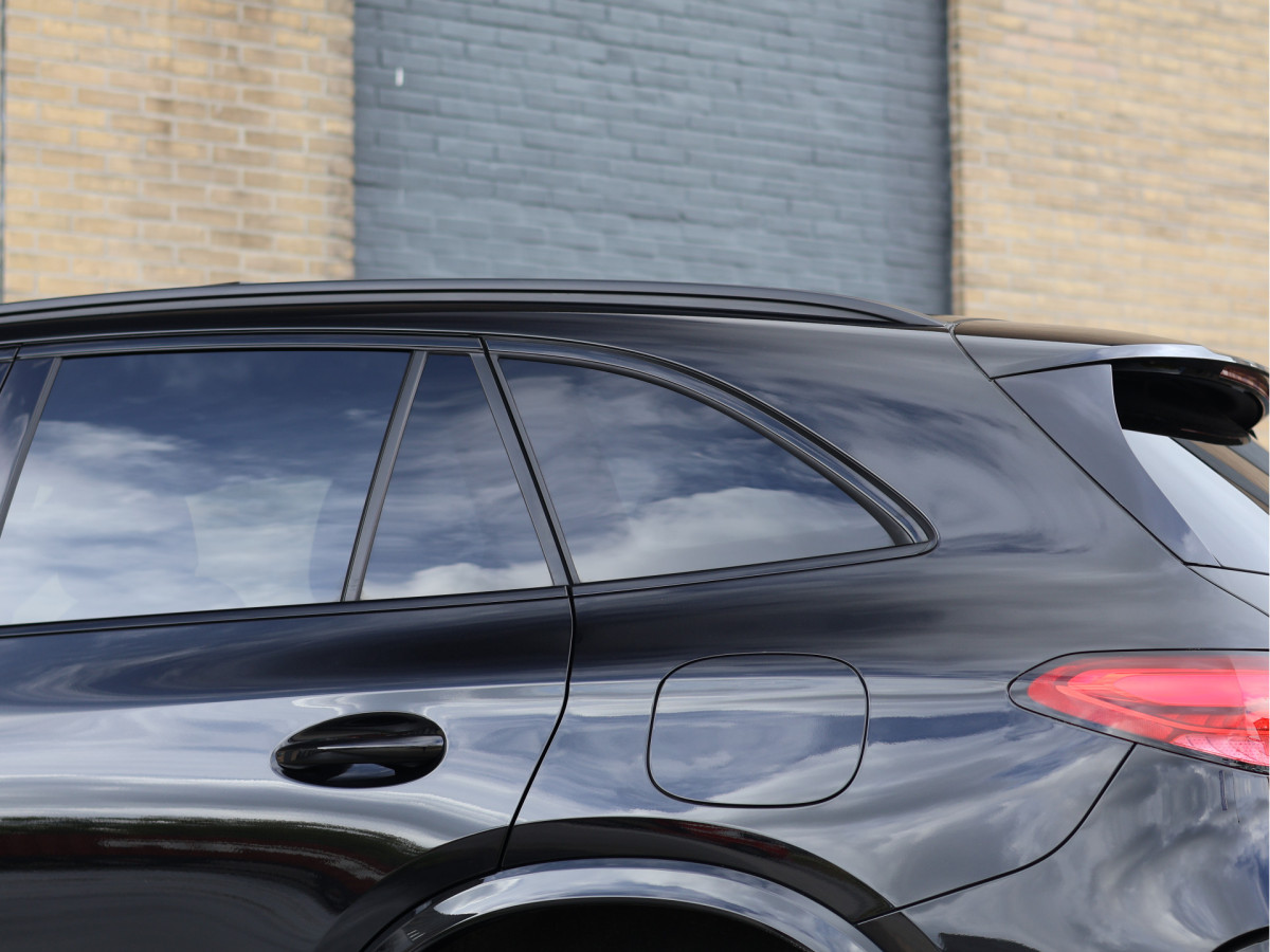 Mercedes-Benz GLC 300e 4MATIC AMG Line