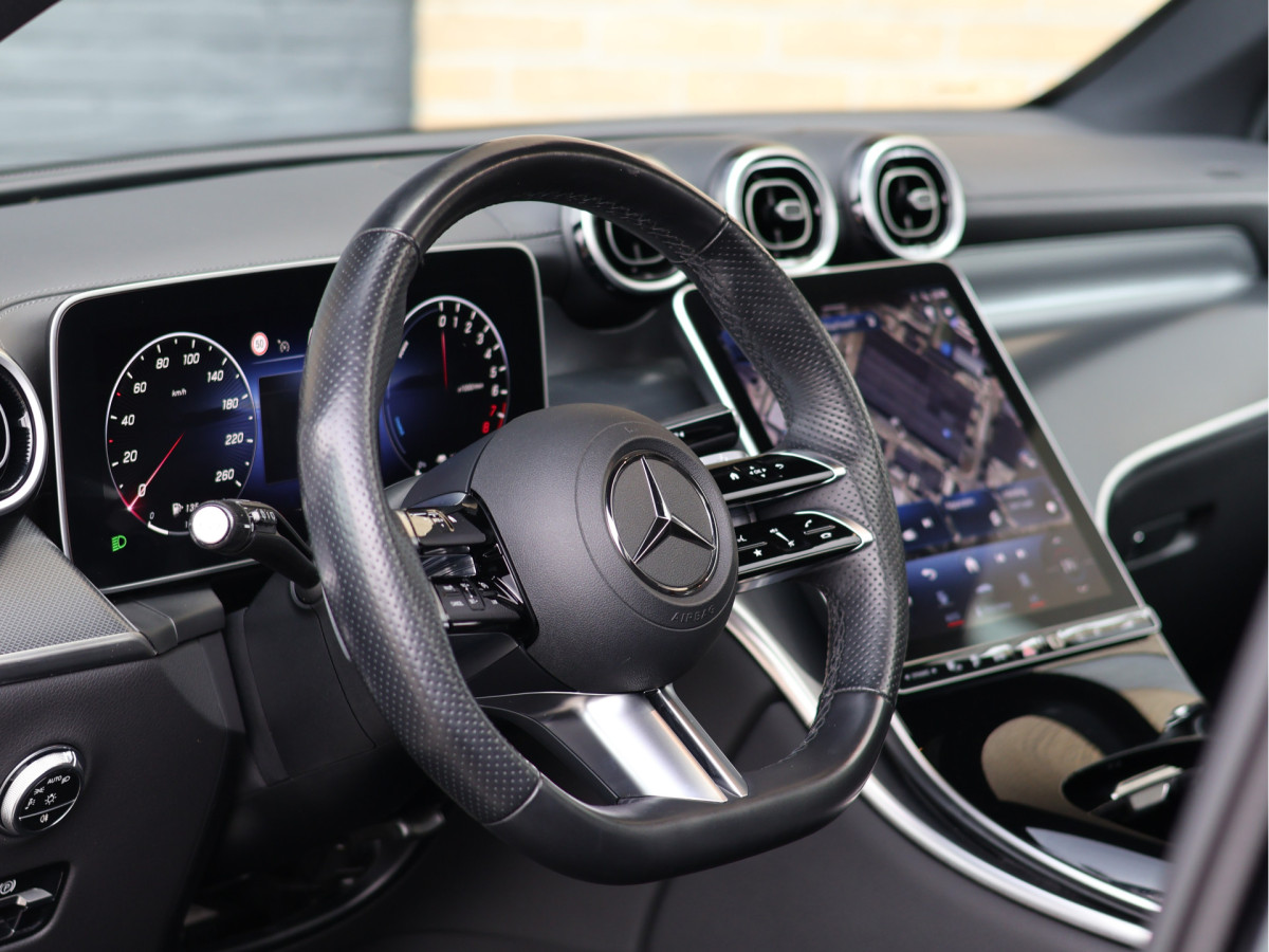 Mercedes-Benz GLC 300e 4MATIC AMG Line