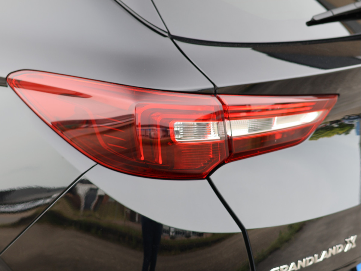 Opel Grandland X 1.6 Turbo Hybrid4 Ultimate