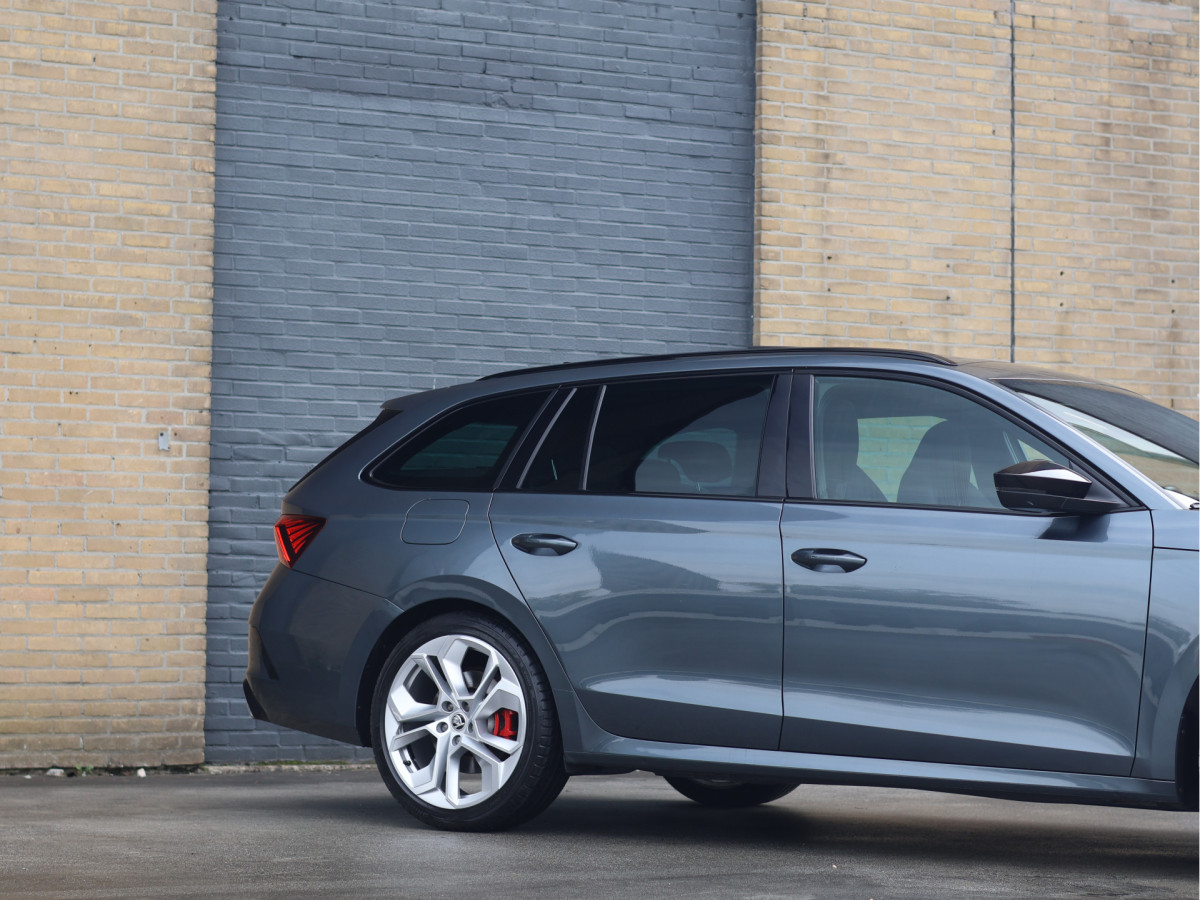 Škoda Octavia Combi 2.0 TSI iV RS 245PK