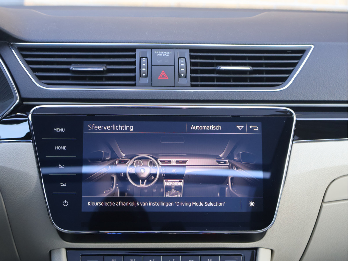 Škoda Superb Combi 2.0 TSI DSG 4x4 Laurin & Klement