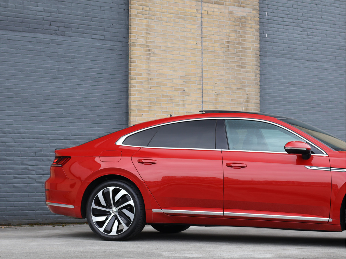 Volkswagen Arteon 2.0 TSI R-line Business
