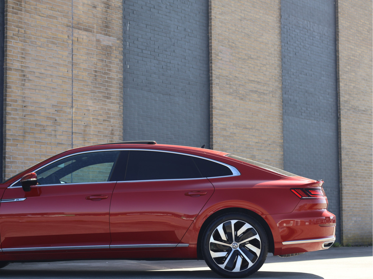 Volkswagen Arteon 2.0 TSI R-line Business