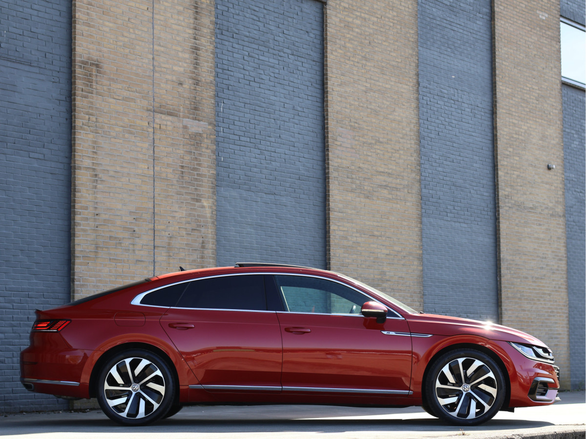 Volkswagen Arteon 2.0 TSI R-line Business