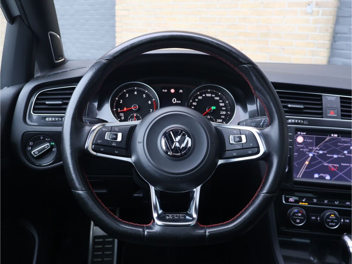 Volkswagen Golf 2.0 TSI GTI Performance DSG