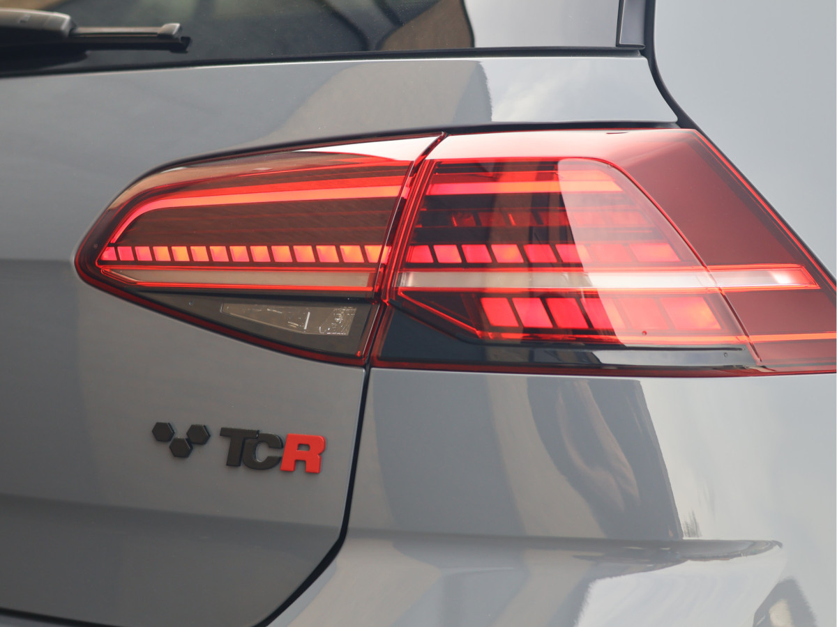 Volkswagen Golf 2.0 TSI GTI TCR 290PK DSG