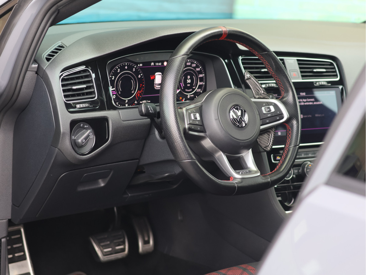 Volkswagen Golf 2.0 TSI GTI TCR 290PK DSG