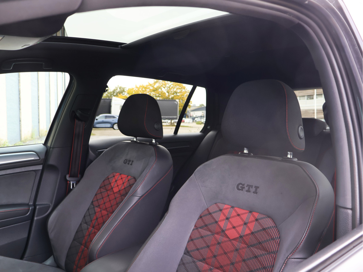 Volkswagen Golf 2.0 TSI GTI TCR 290PK DSG