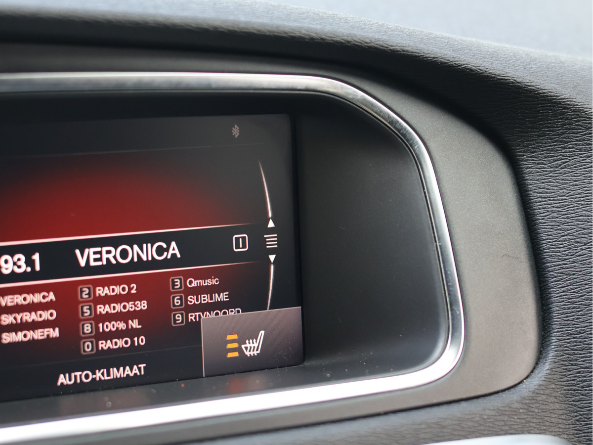 Volvo V40 2.0 T4 R-Design