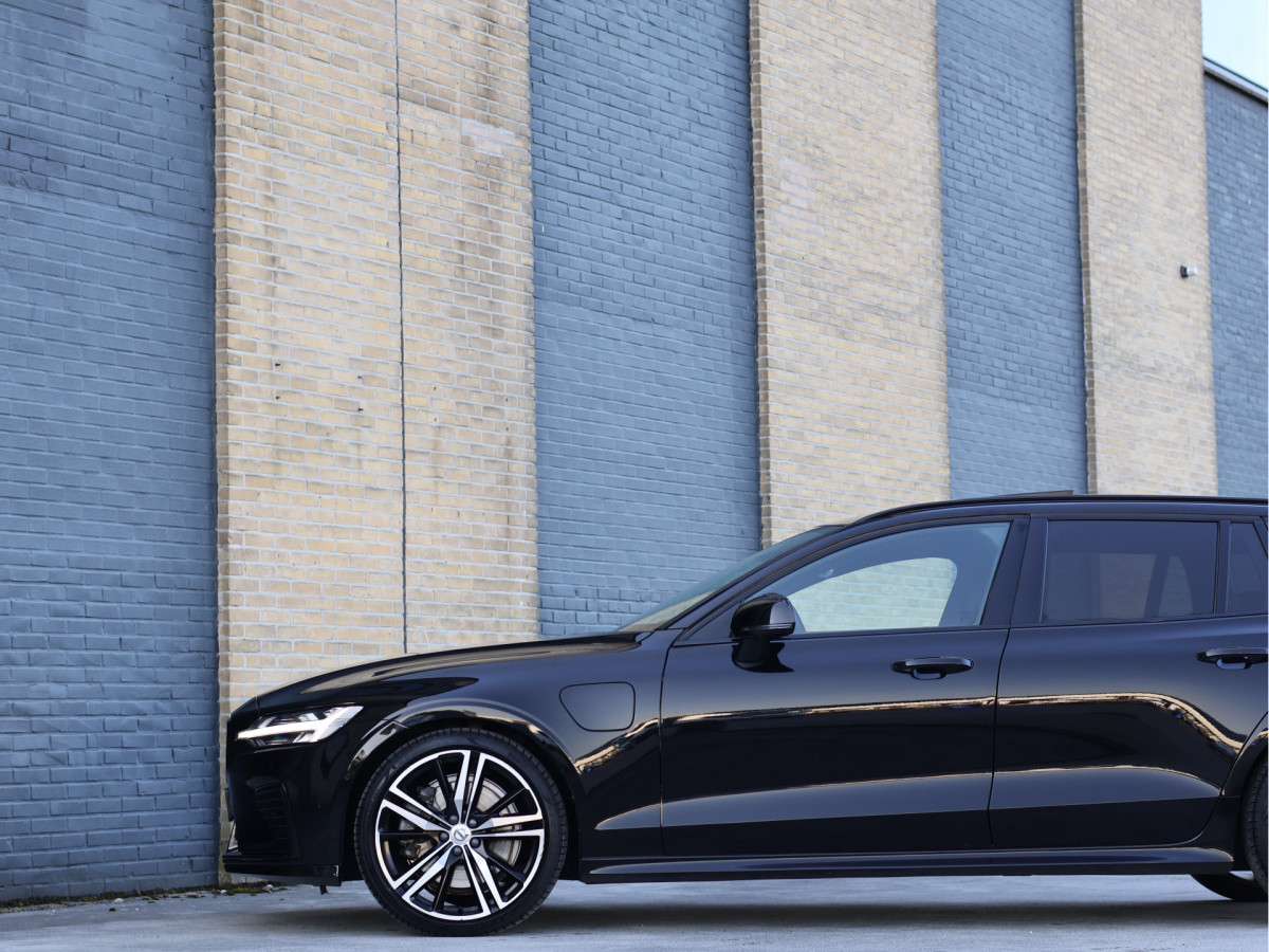 Volvo V60 2.0 T6 Recharge AWD R-Design