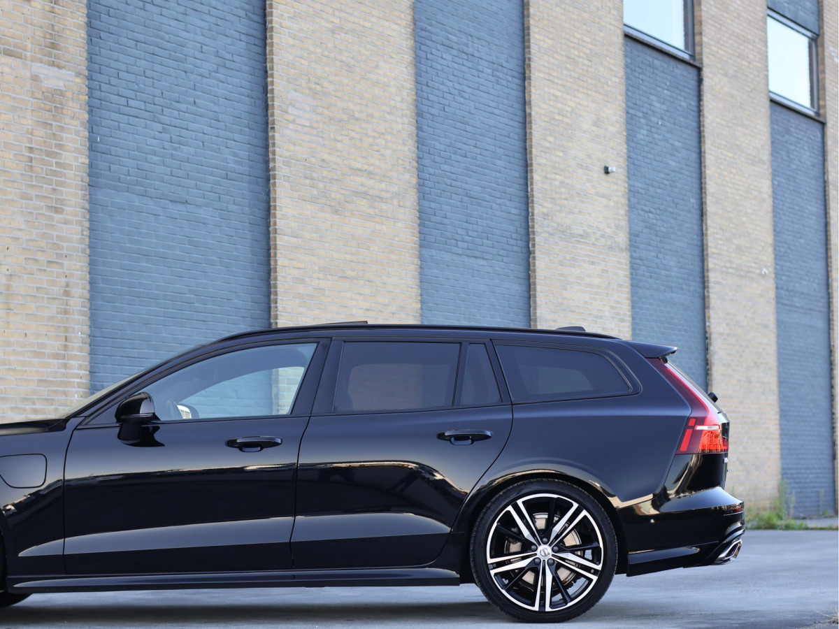 Volvo V60 2.0 T6 Recharge AWD R-Design