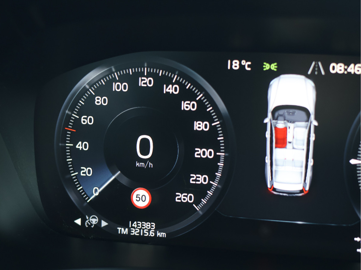 Volvo V60 2.0 T6 Recharge AWD R-Design