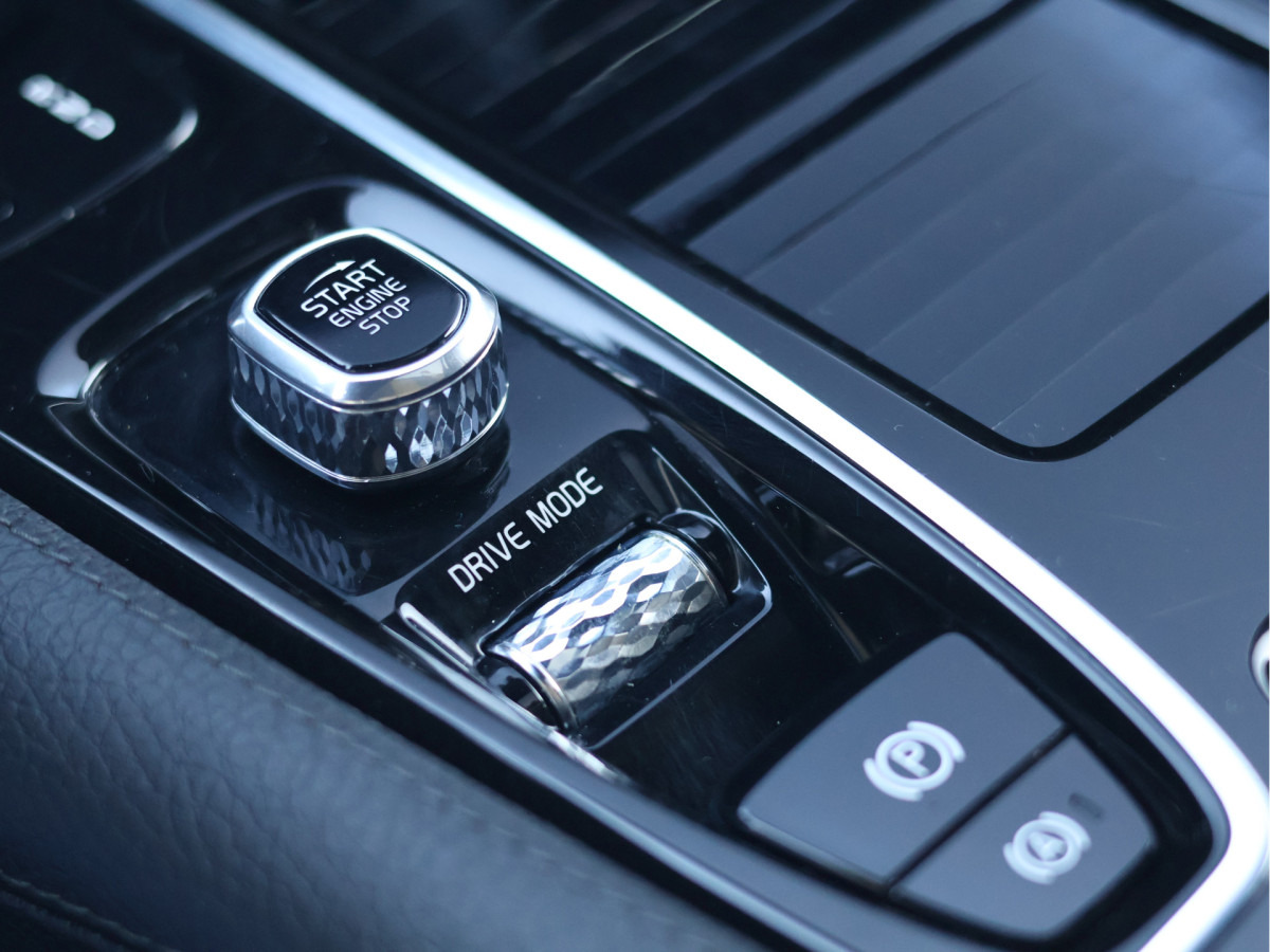 Volvo V60 2.0 T6 Recharge AWD R-Design