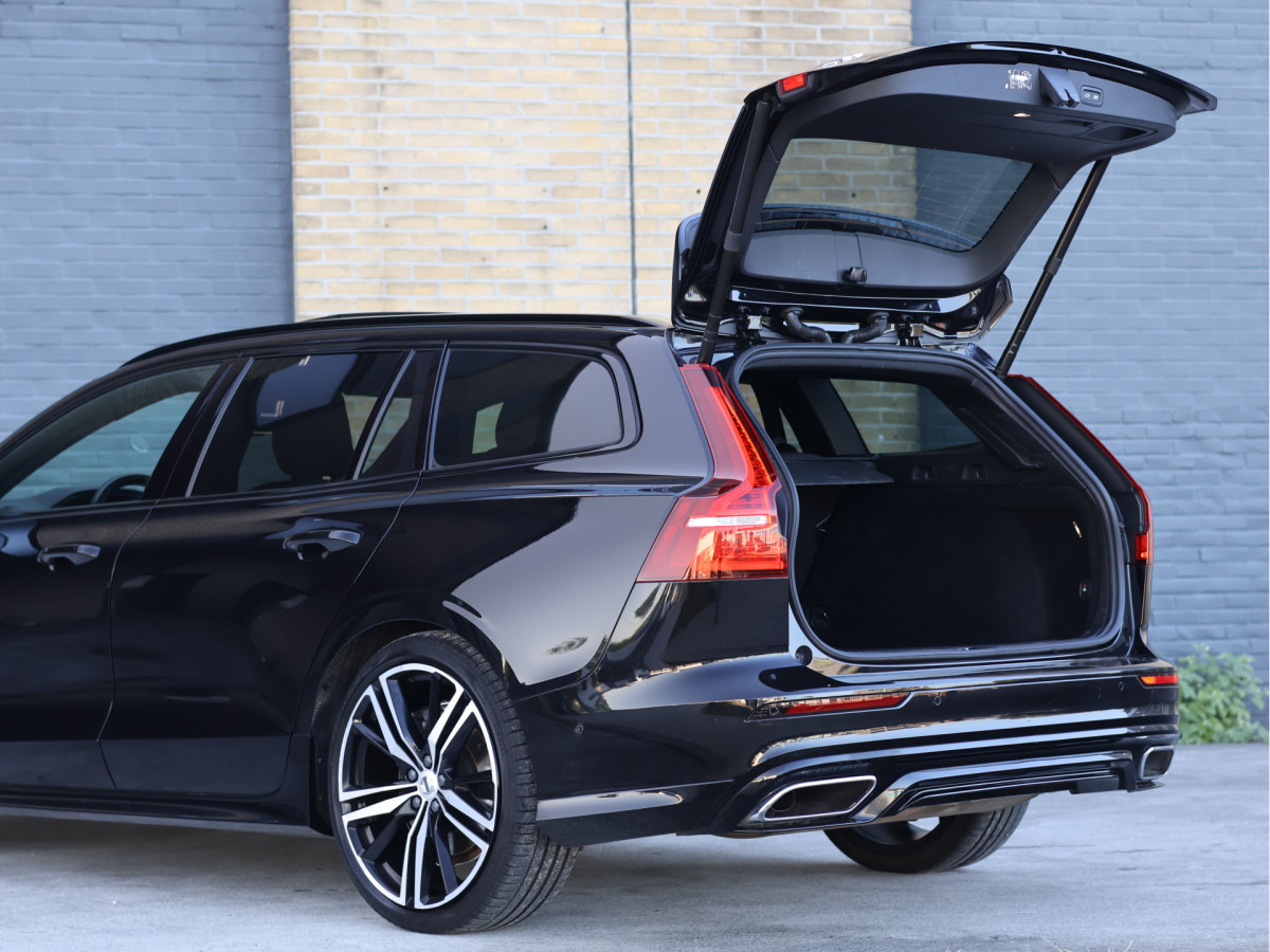 Volvo V60 2.0 T6 Recharge AWD R-Design