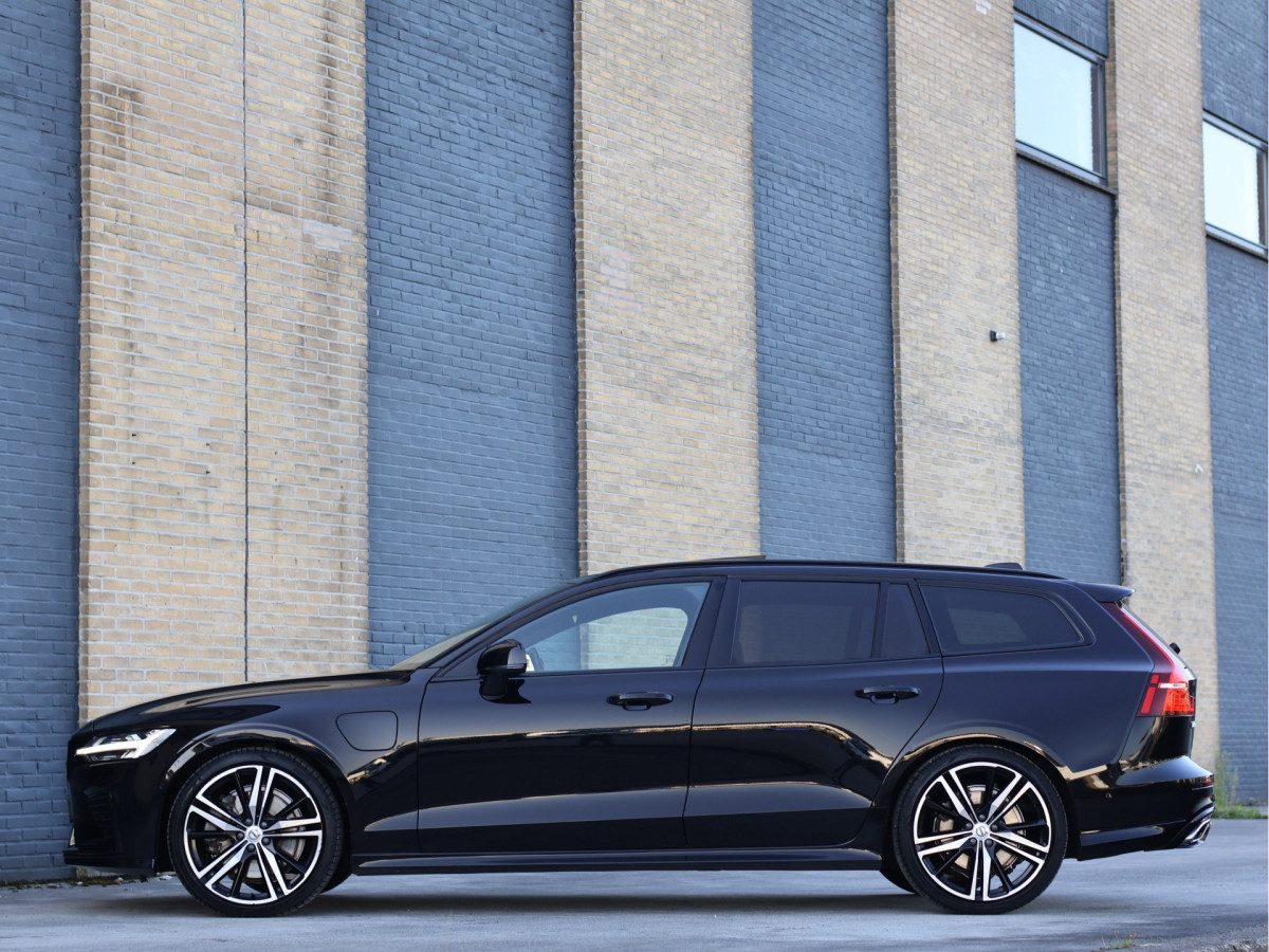 Volvo V60 2.0 T6 Recharge AWD R-Design