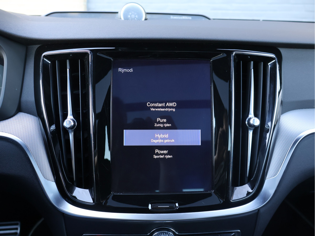 Volvo V60 2.0 T6 Recharge AWD R-Design