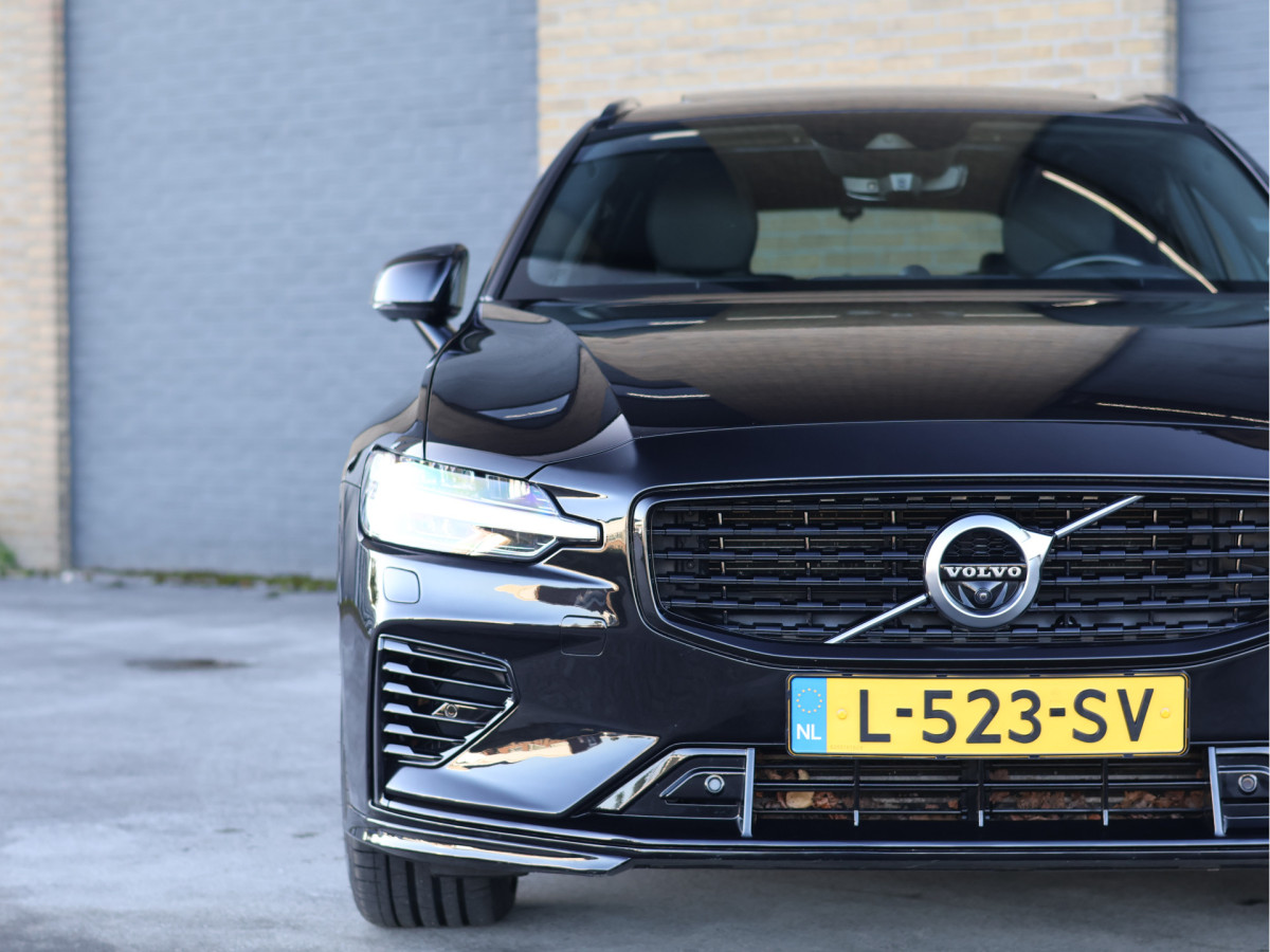 Volvo V60 2.0 T6 Recharge AWD R-Design