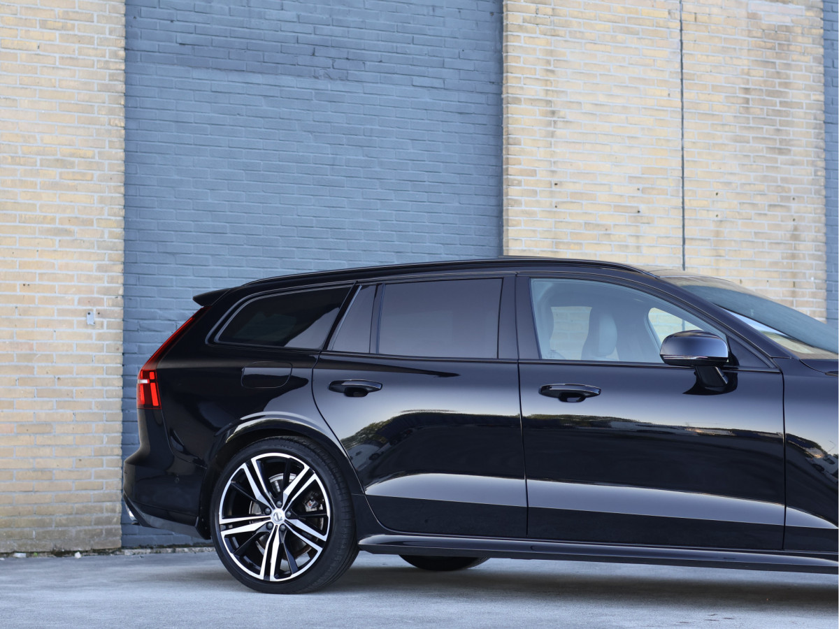 Volvo V60 2.0 T6 Recharge AWD R-Design