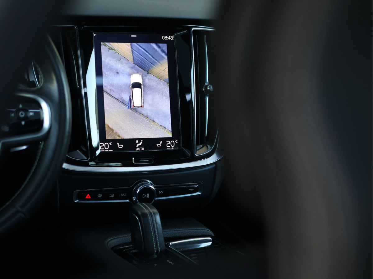 Volvo V60 2.0 T6 Recharge AWD R-Design