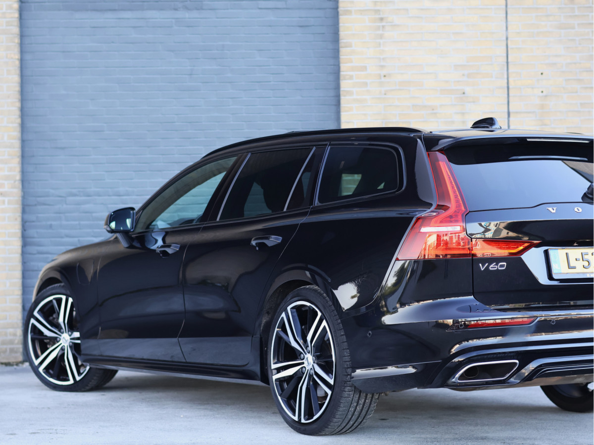 Volvo V60 2.0 T6 Recharge AWD R-Design
