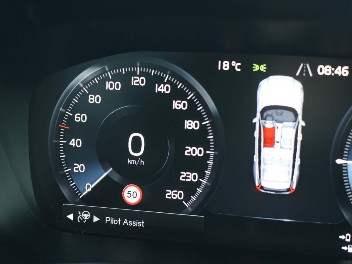 Volvo V60 2.0 T6 Recharge AWD R-Design