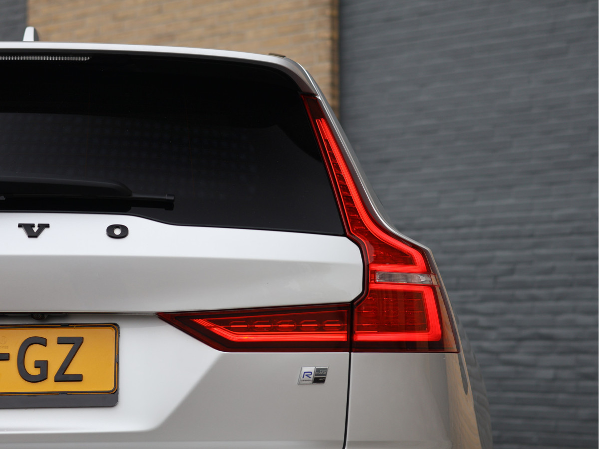 Volvo V60 2.0 T6 Twin Engine AWD R-Design