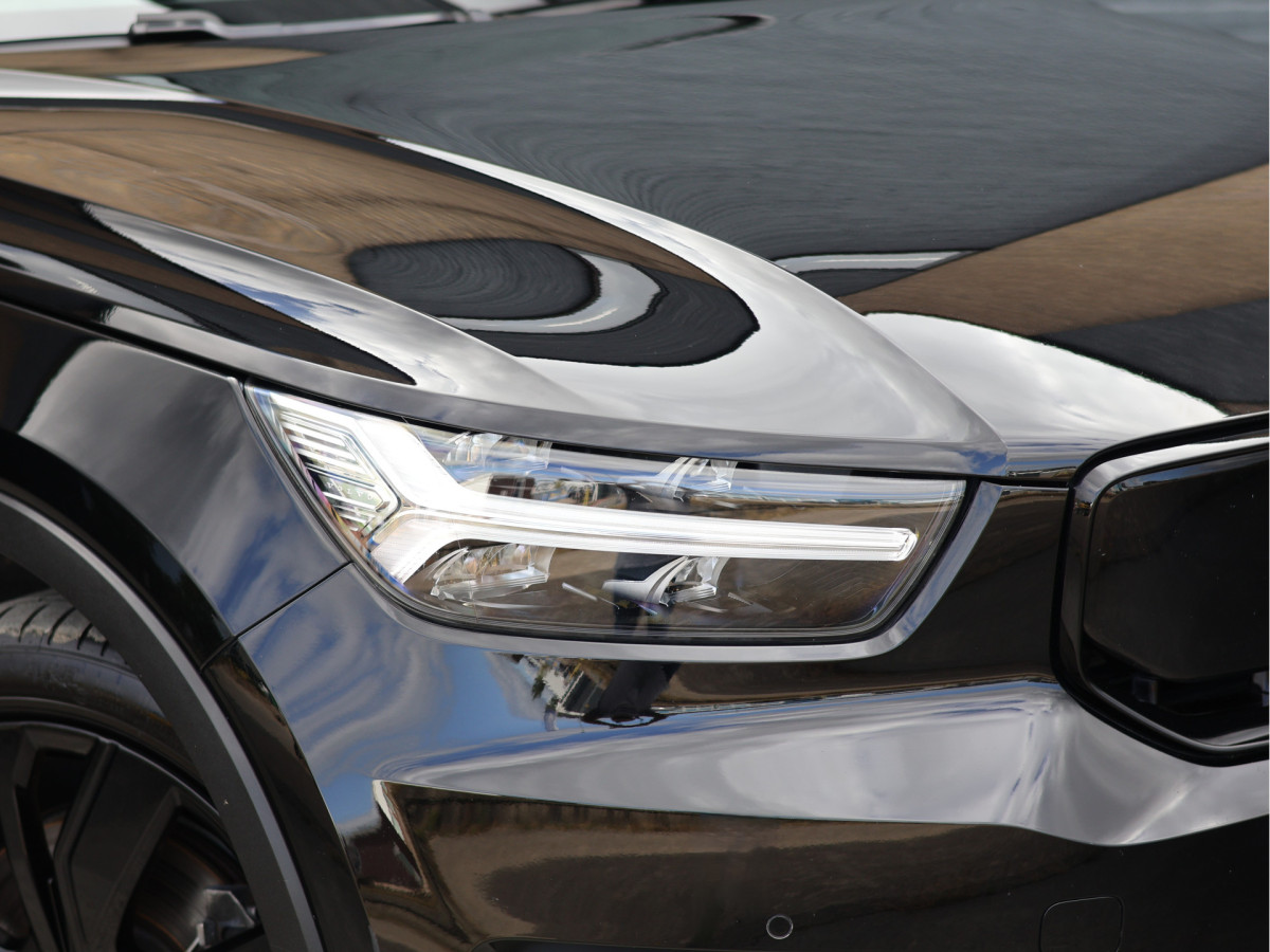 Volvo XC40 Recharge P8 AWD R-Design 408PK