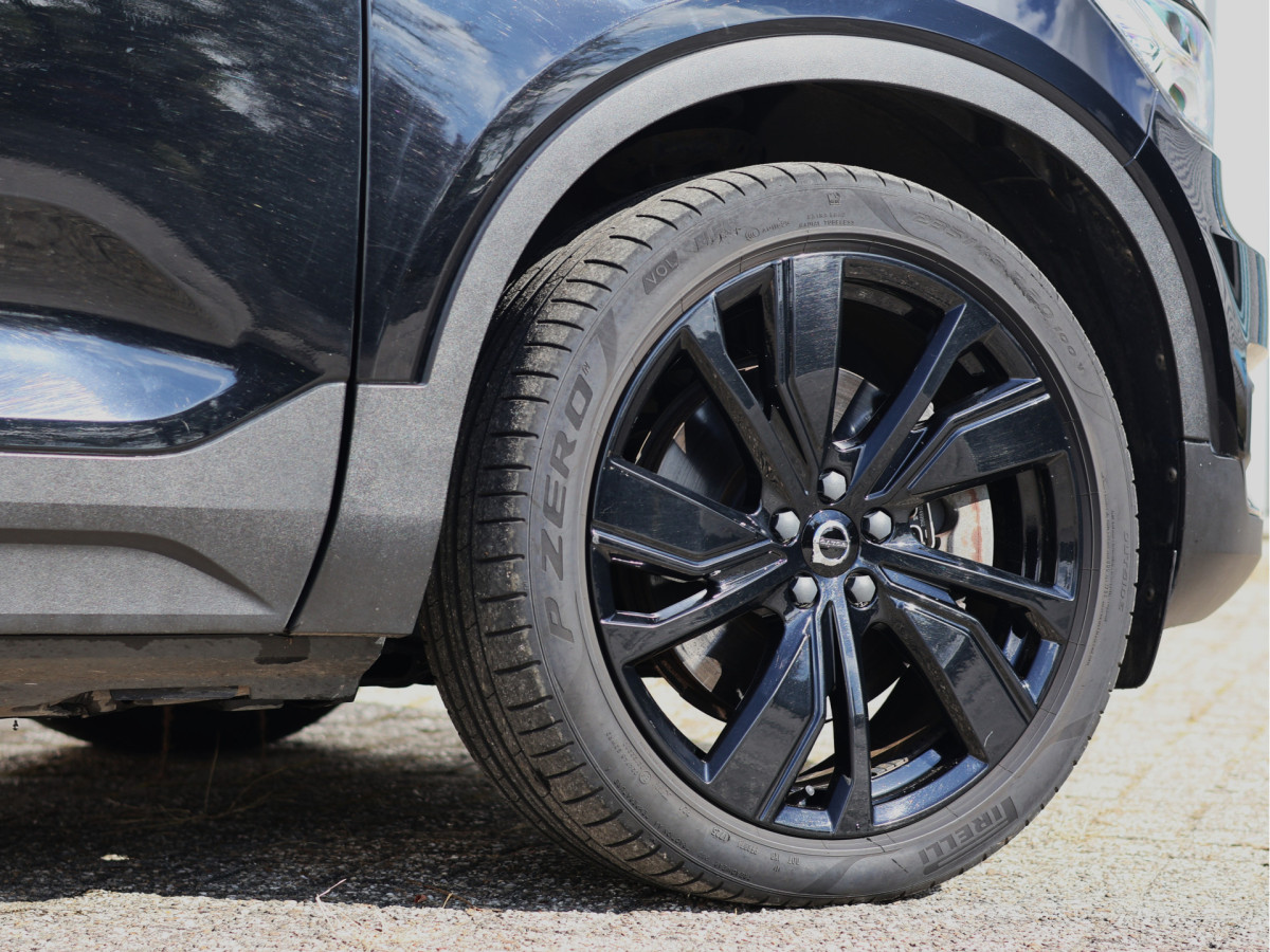 Volvo XC40 Recharge P8 AWD R-Design 408PK