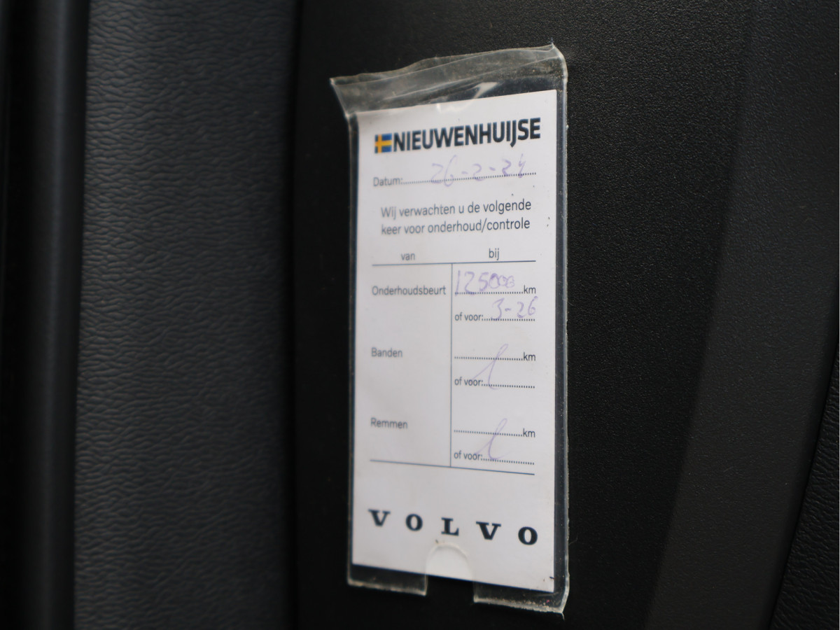 Volvo XC40 Recharge P8 AWD R-Design 408PK