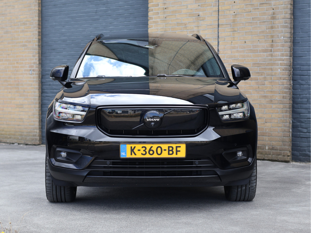 Volvo XC40 Recharge P8 AWD R-Design 408PK