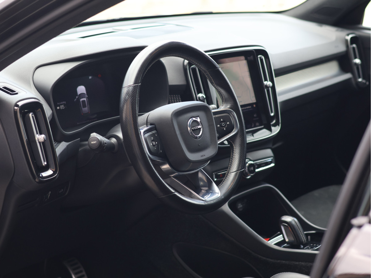 Volvo XC40 Recharge P8 AWD R-Design 408PK