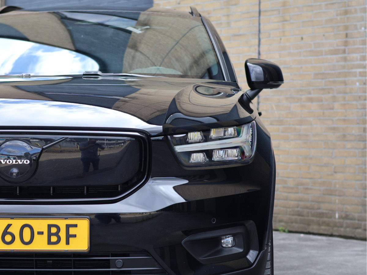 Volvo XC40 Recharge P8 AWD R-Design 408PK