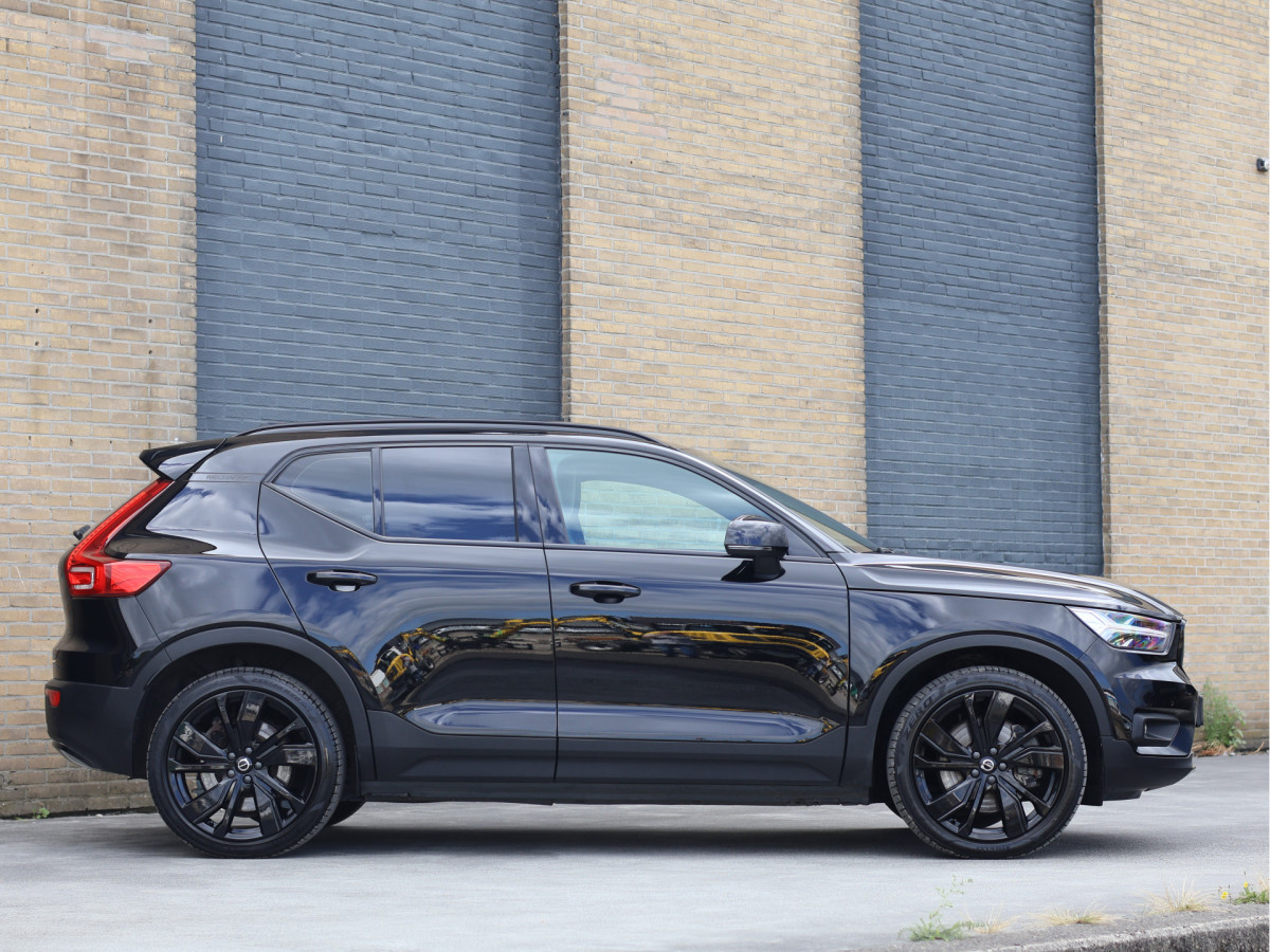 Volvo XC40 Recharge P8 AWD R-Design 408PK