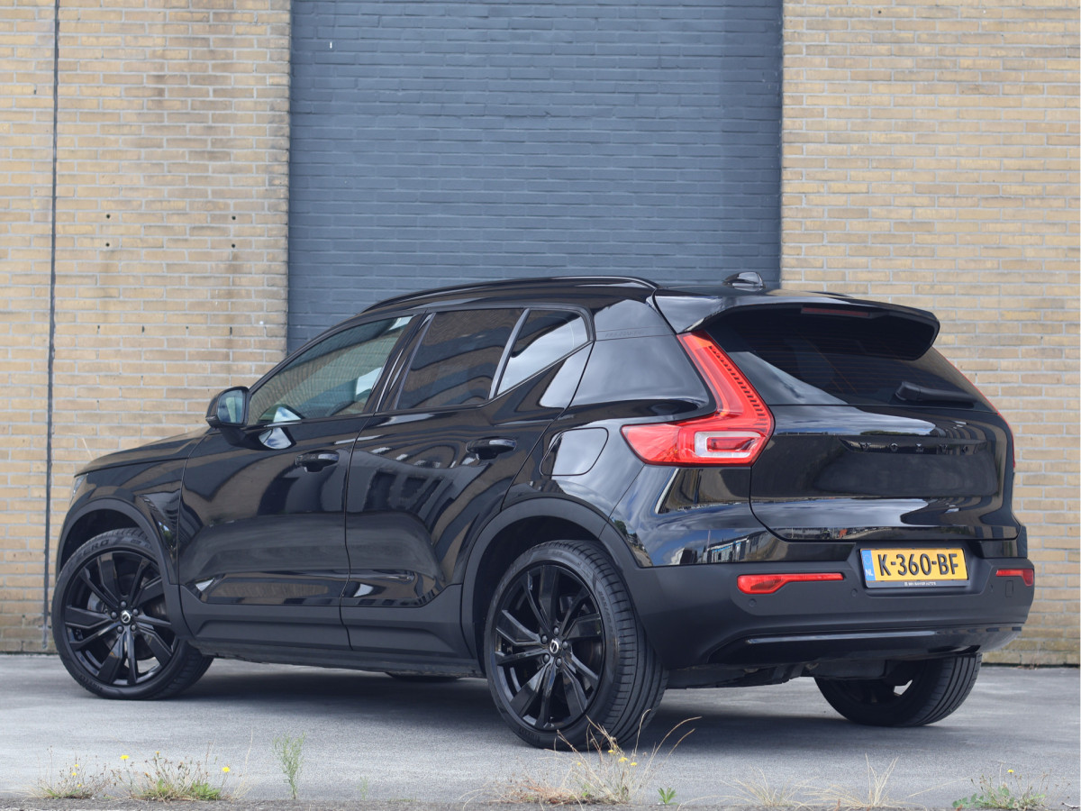 Volvo XC40 Recharge P8 AWD R-Design 408PK