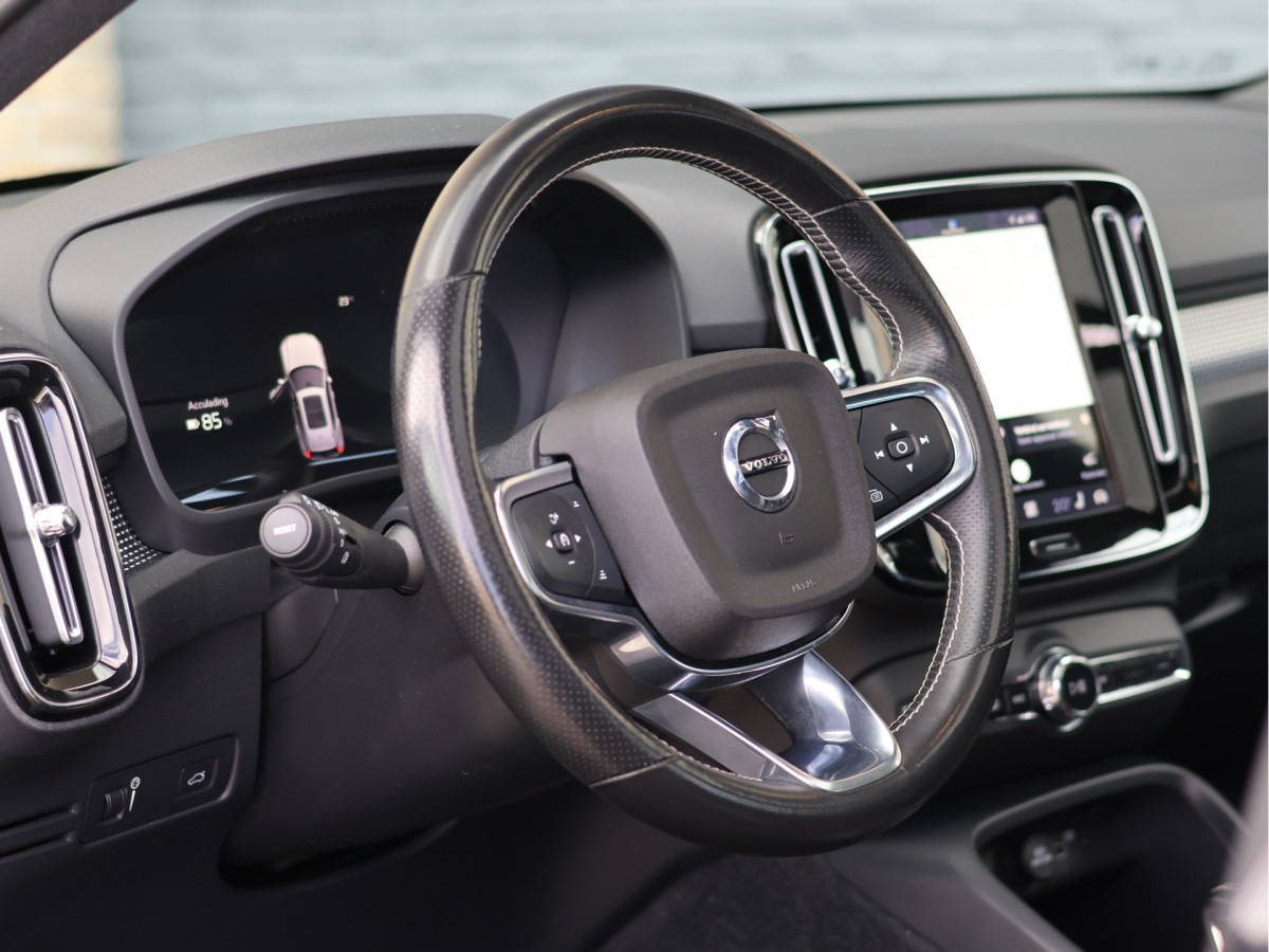 Volvo XC40 Recharge P8 AWD R-Design 408PK