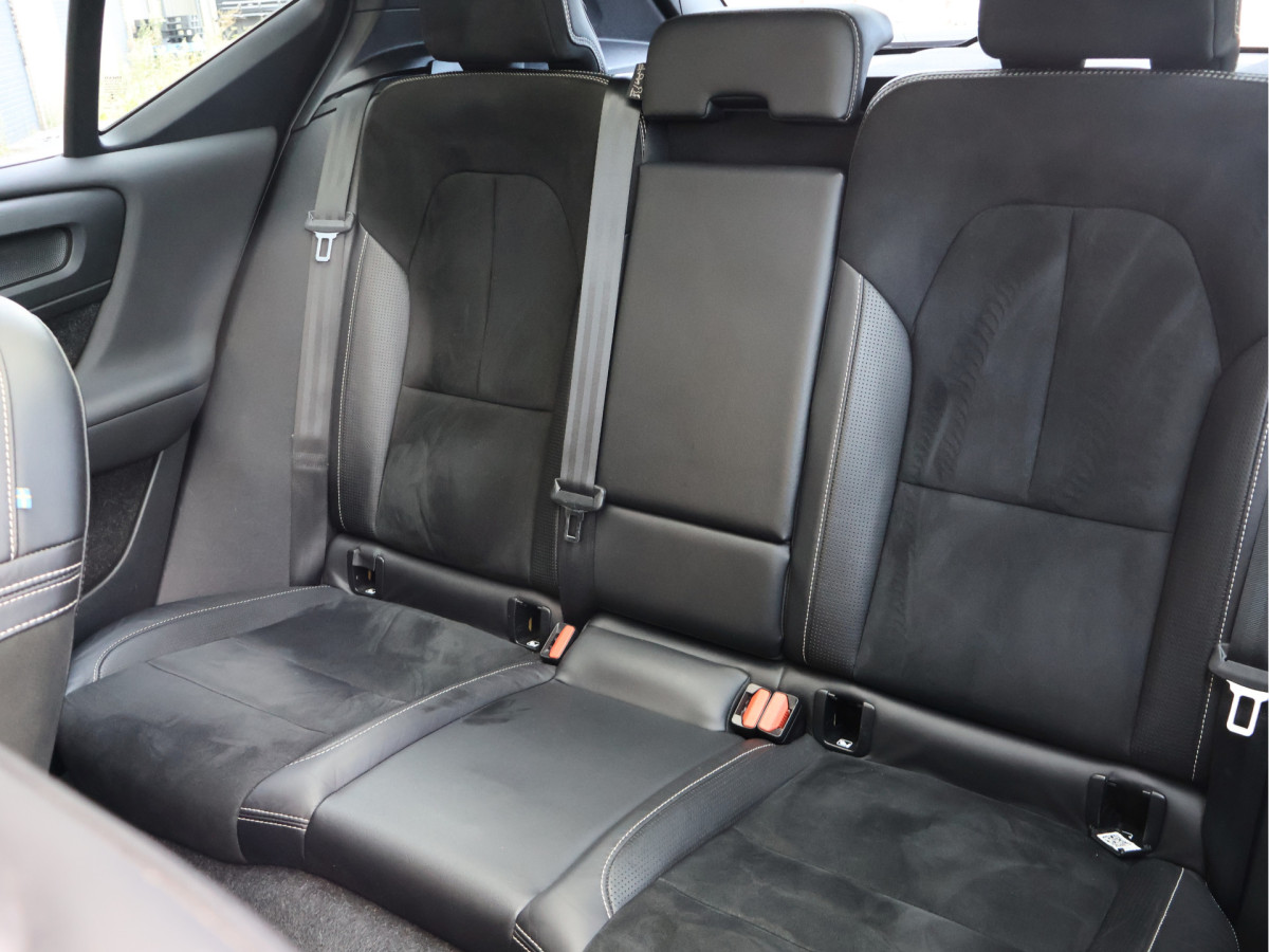 Volvo XC40 Recharge P8 AWD R-Design 408PK