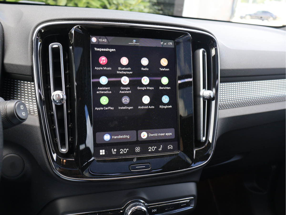 Volvo XC40 Recharge P8 AWD R-Design 408PK