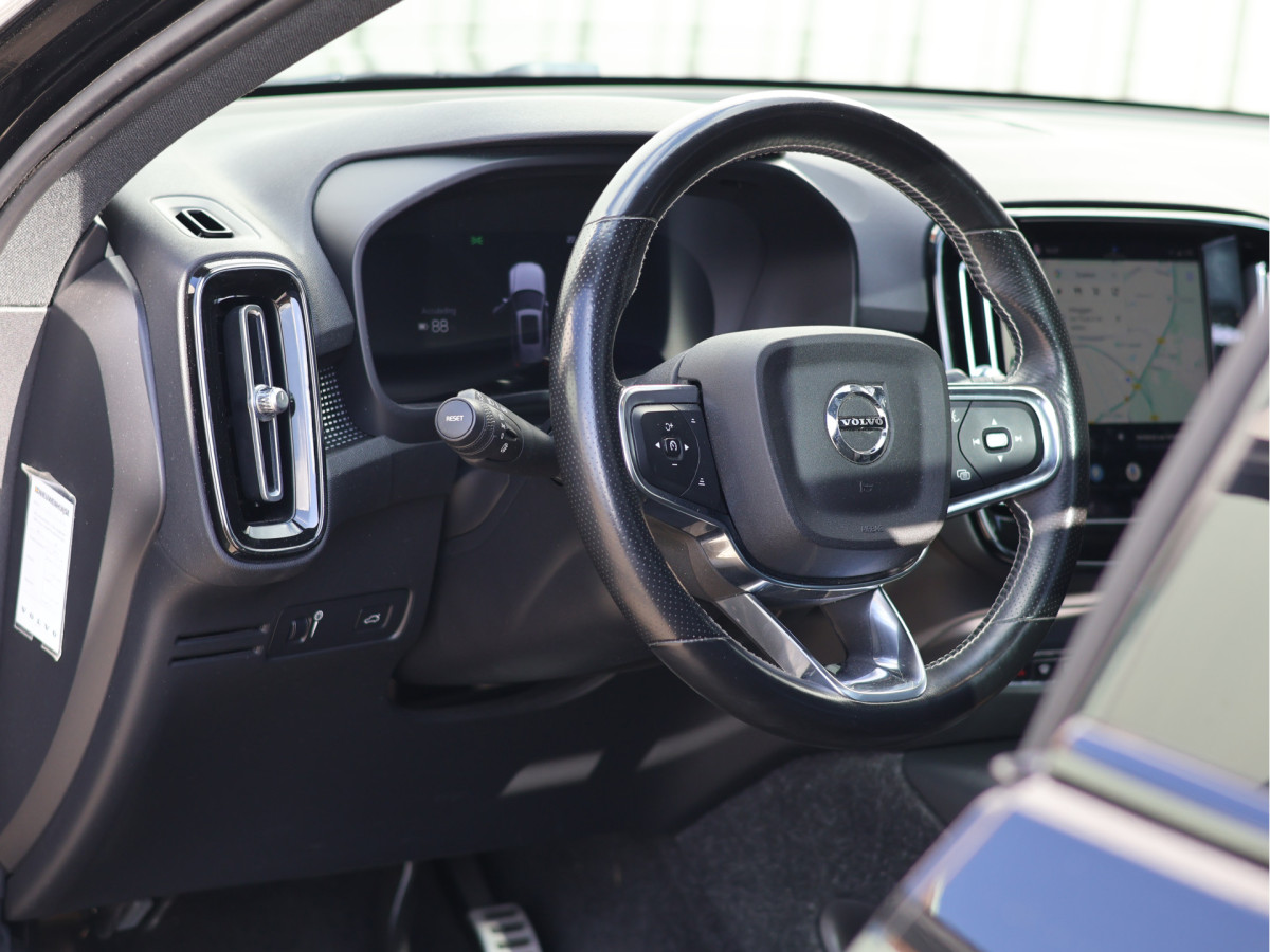 Volvo XC40 Recharge P8 AWD R-Design 408PK