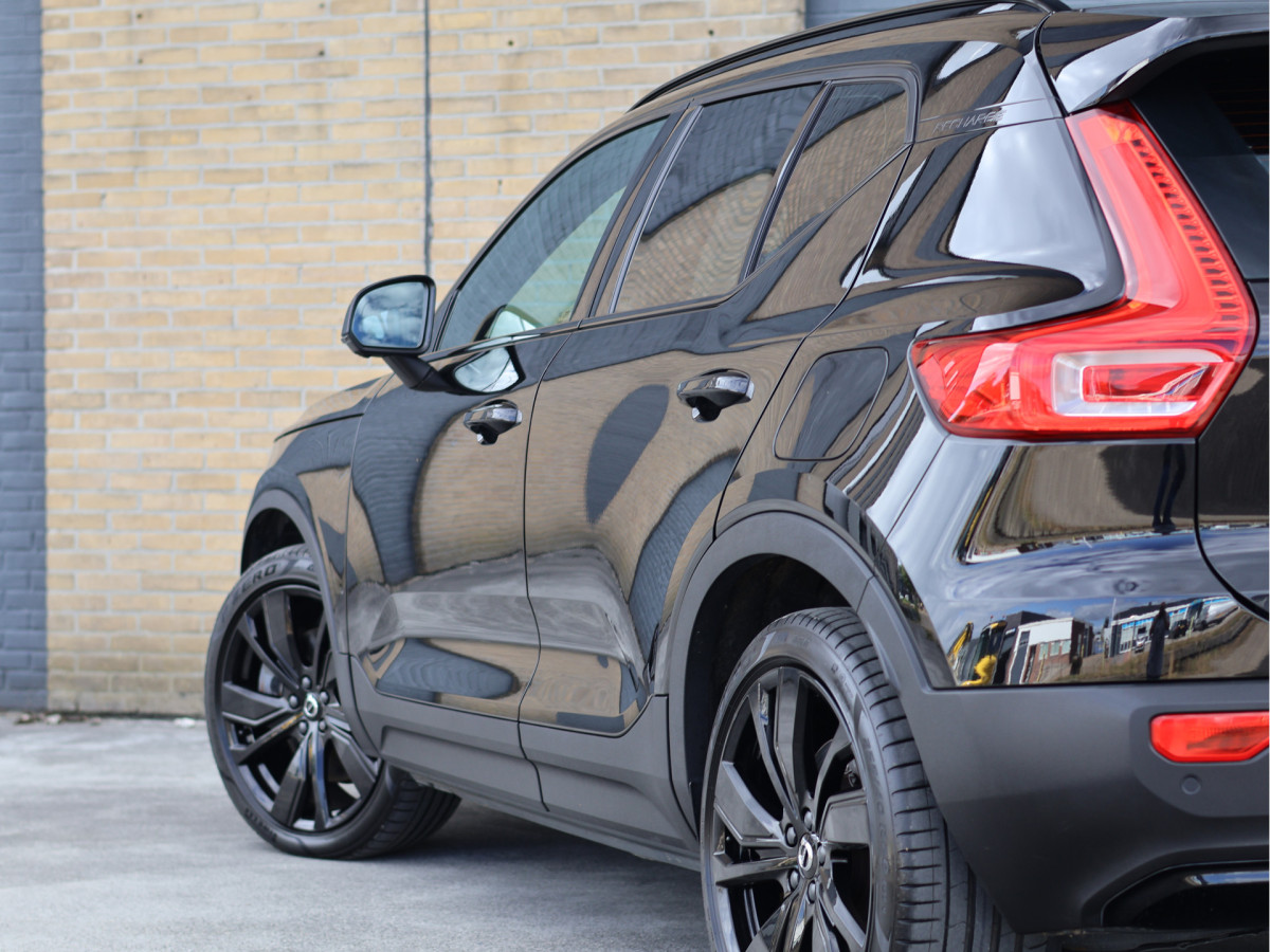 Volvo XC40 Recharge P8 AWD R-Design 408PK