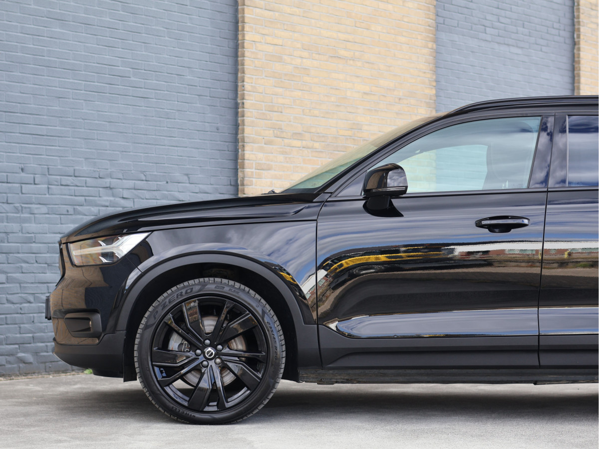 Volvo XC40 Recharge P8 AWD R-Design 408PK