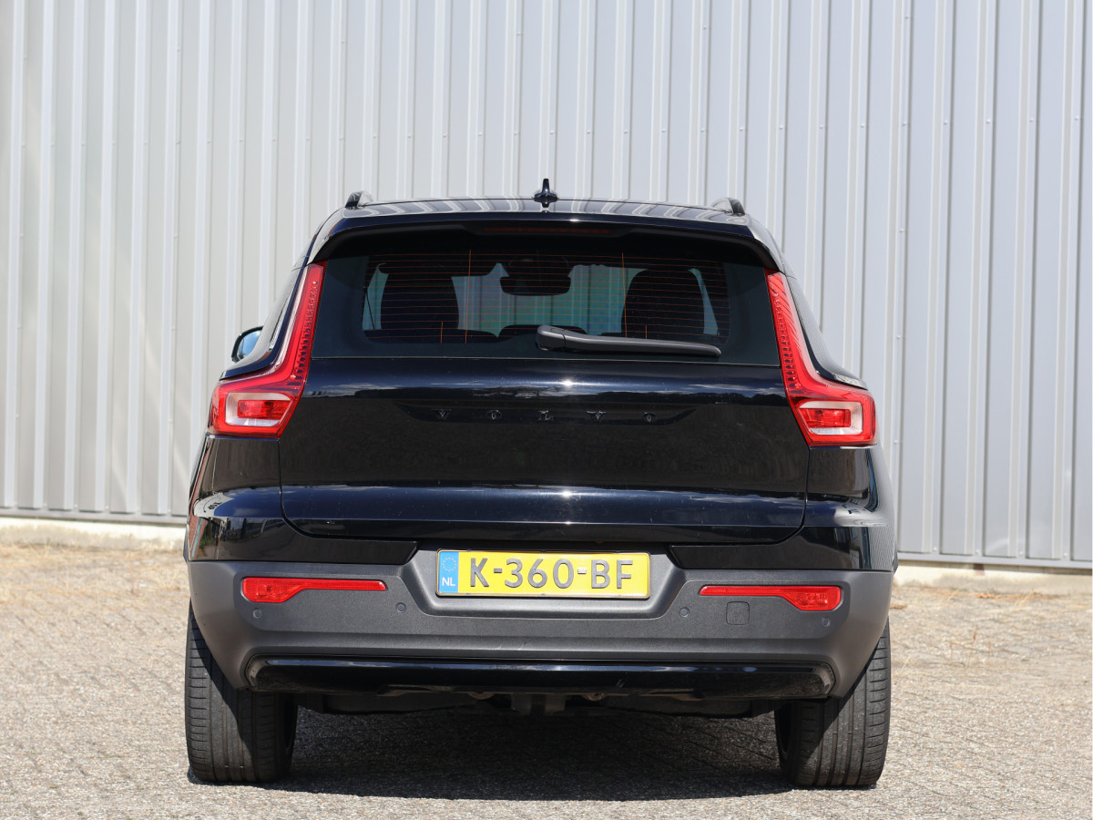 Volvo XC40 Recharge P8 AWD R-Design 408PK
