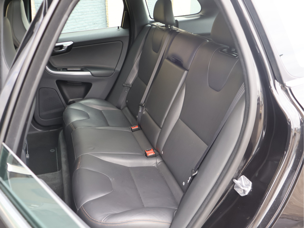 Volvo XC60 2.0 T5 FWD Polar+ Automaat